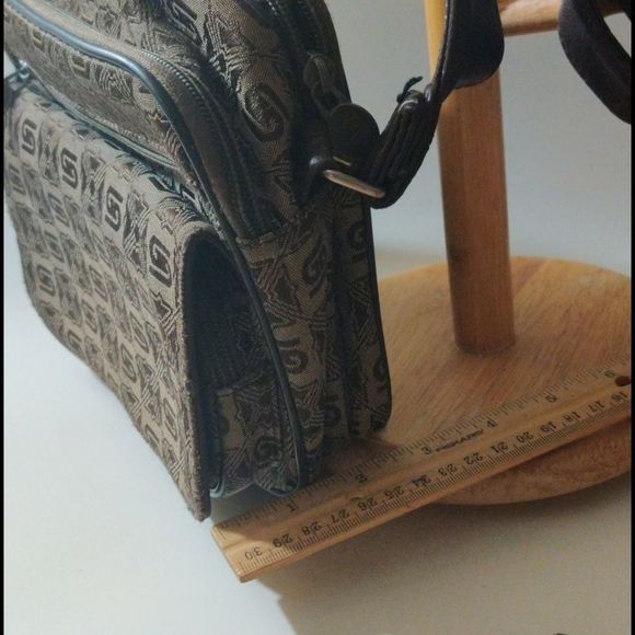 GD Uni-Sex Cross Body Mini Bag - Picture 12 of 12